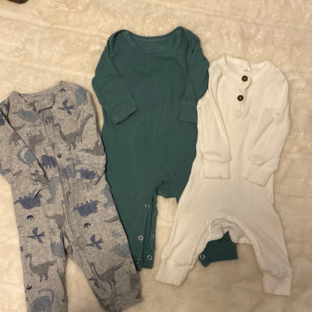 Baby sleep and play outfits